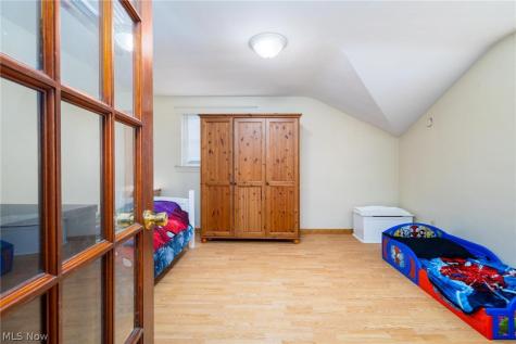 325 Garfield Avenue Steubenville OH 43952