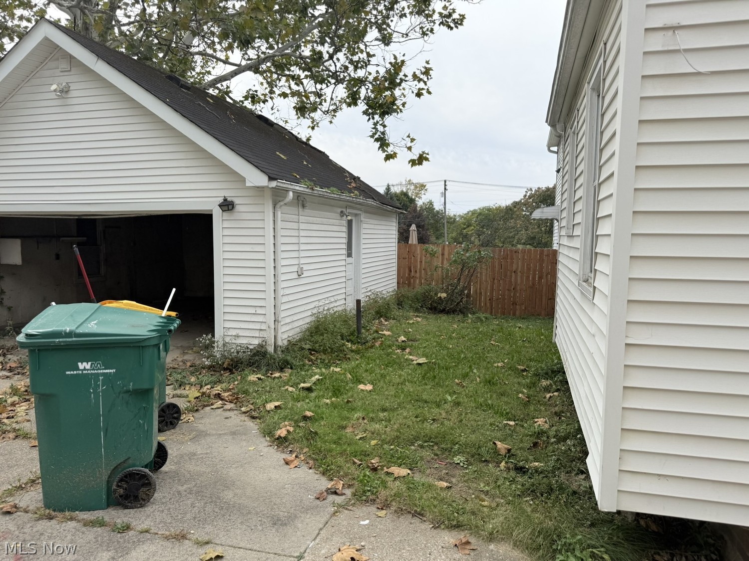 5173 Greenhurst Drive Maple Heights OH 44137