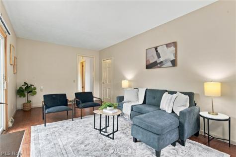 7709 Green Valley Drive Parma OH 44134