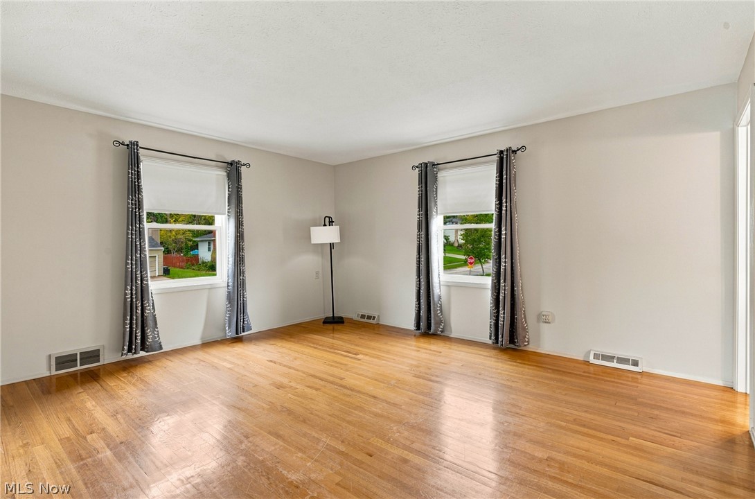 7709 Green Valley Drive Parma OH 44134