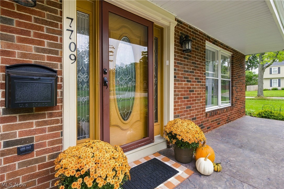 7709 Green Valley Drive Parma OH 44134