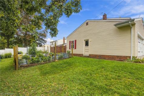 7709 Green Valley Drive Parma OH 44134