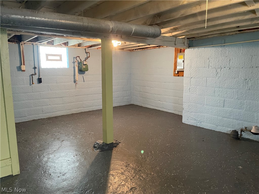 628 Garry Road Akron OH 44305