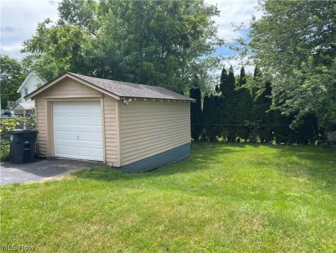 628 Garry Road Akron OH 44305