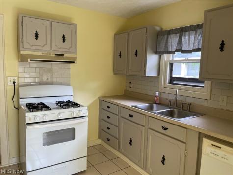 628 Garry Road Akron OH 44305