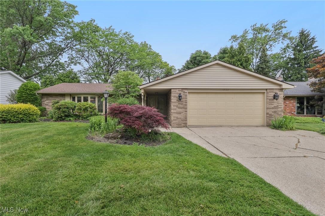 1922 Winchester Road Lyndhurst OH 44124