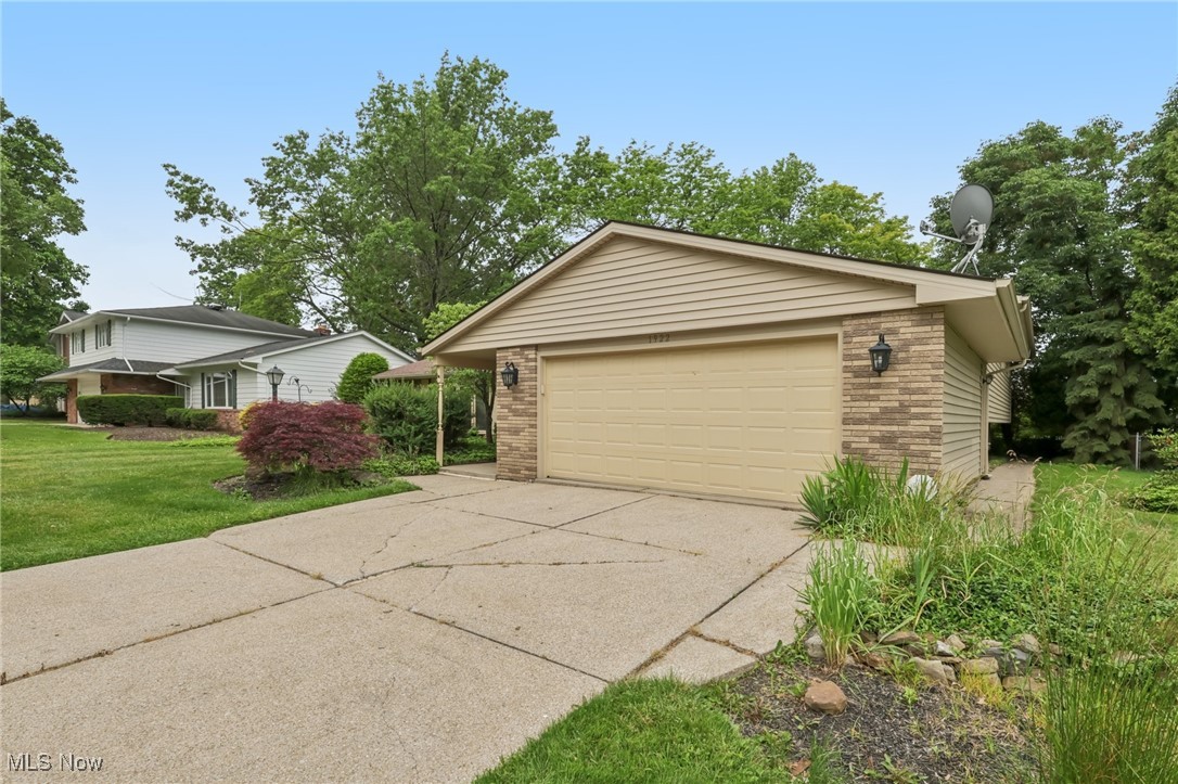 1922 Winchester Road Lyndhurst OH 44124