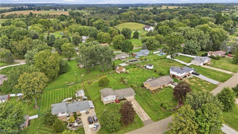 3707 Dauphin Drive NE Canton OH 44721