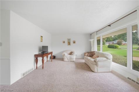 3707 Dauphin Drive NE Canton OH 44721