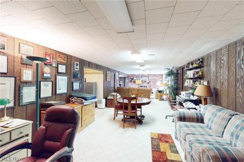2711 Whitehaven Boulevard Steubenville OH 43952