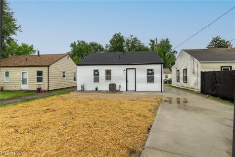 12514 Firsby Avenue Cleveland OH 44135
