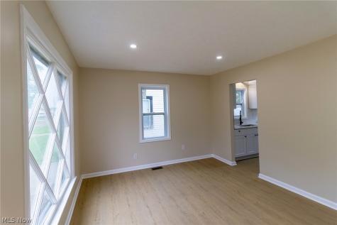 12514 Firsby Avenue Cleveland OH 44135