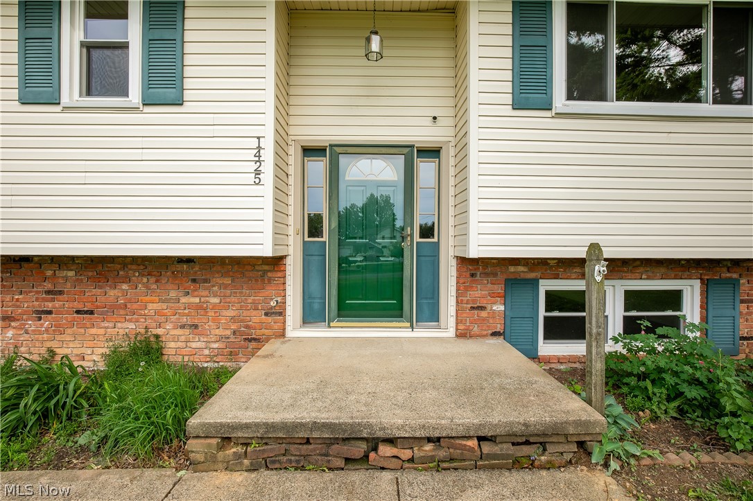 1425 Galaxy Drive Mogadore OH 44260