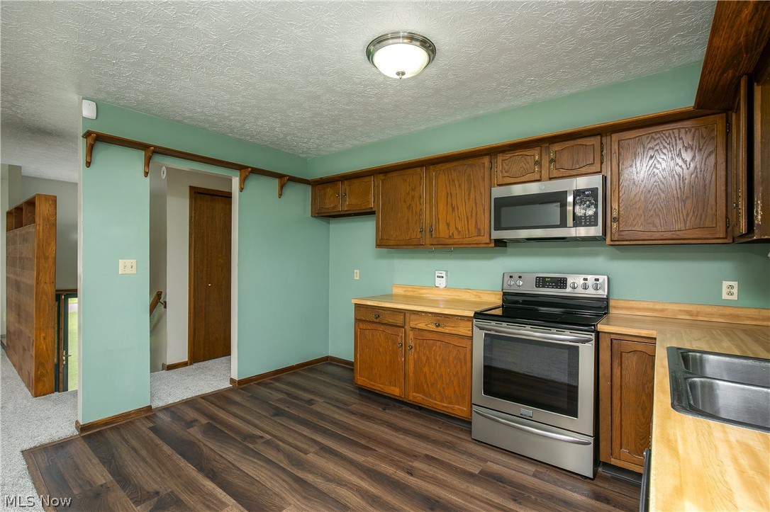 1425 Galaxy Drive Mogadore OH 44260