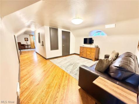 1960 Majestic Circle Steubenville OH 43952
