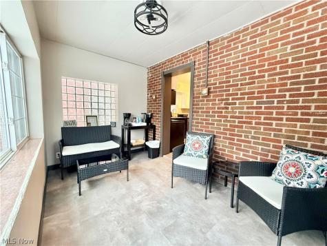 1960 Majestic Circle Steubenville OH 43952