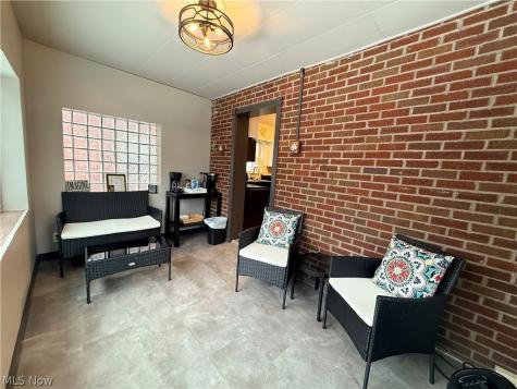 1960 Majestic Circle Steubenville OH 43952