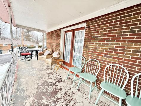 1960 Majestic Circle Steubenville OH 43952