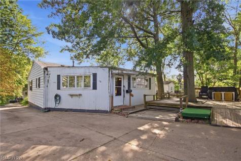 1377 Chippewa Avenue Akron OH 44305