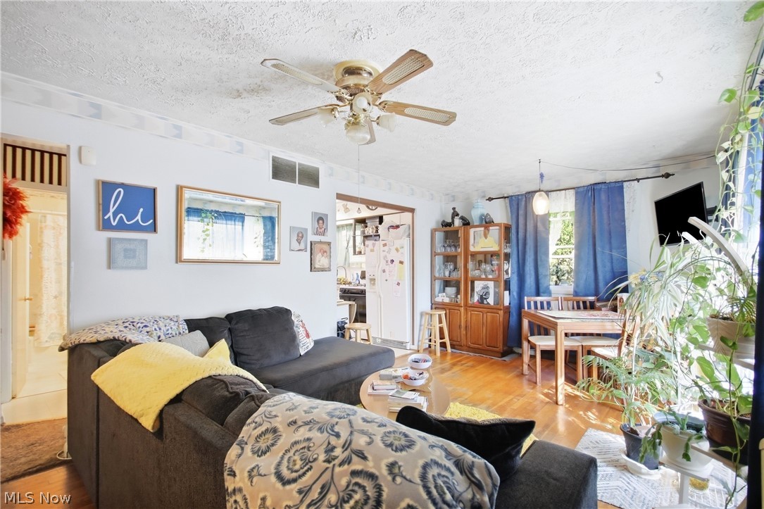 1377 Chippewa Avenue Akron OH 44305
