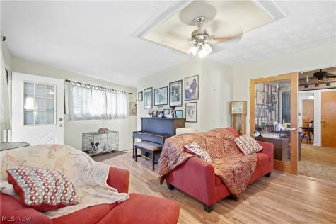1377 Chippewa Avenue Akron OH 44305