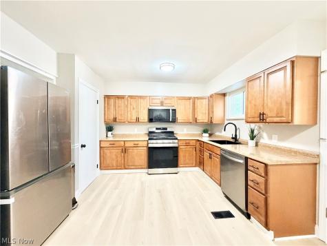 4289 Ardmore Road South Euclid OH 44121