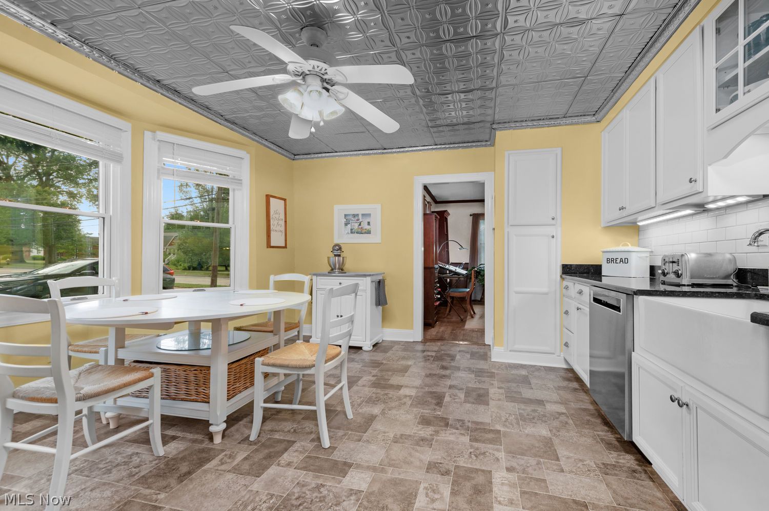 603 Bassett Road Bay Village OH 44140