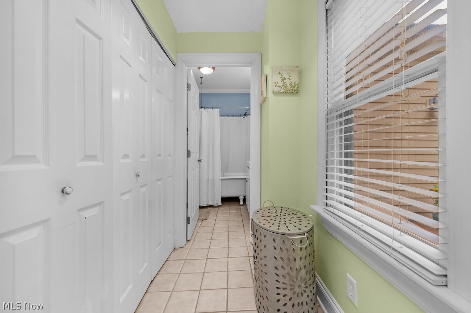 603 Bassett Road Bay Village OH 44140
