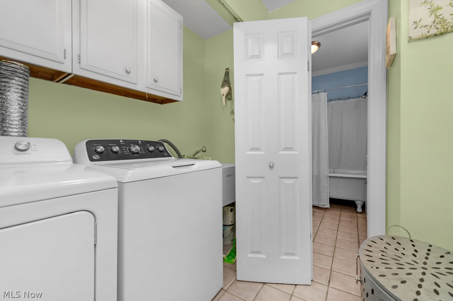 603 Bassett Road Bay Village OH 44140