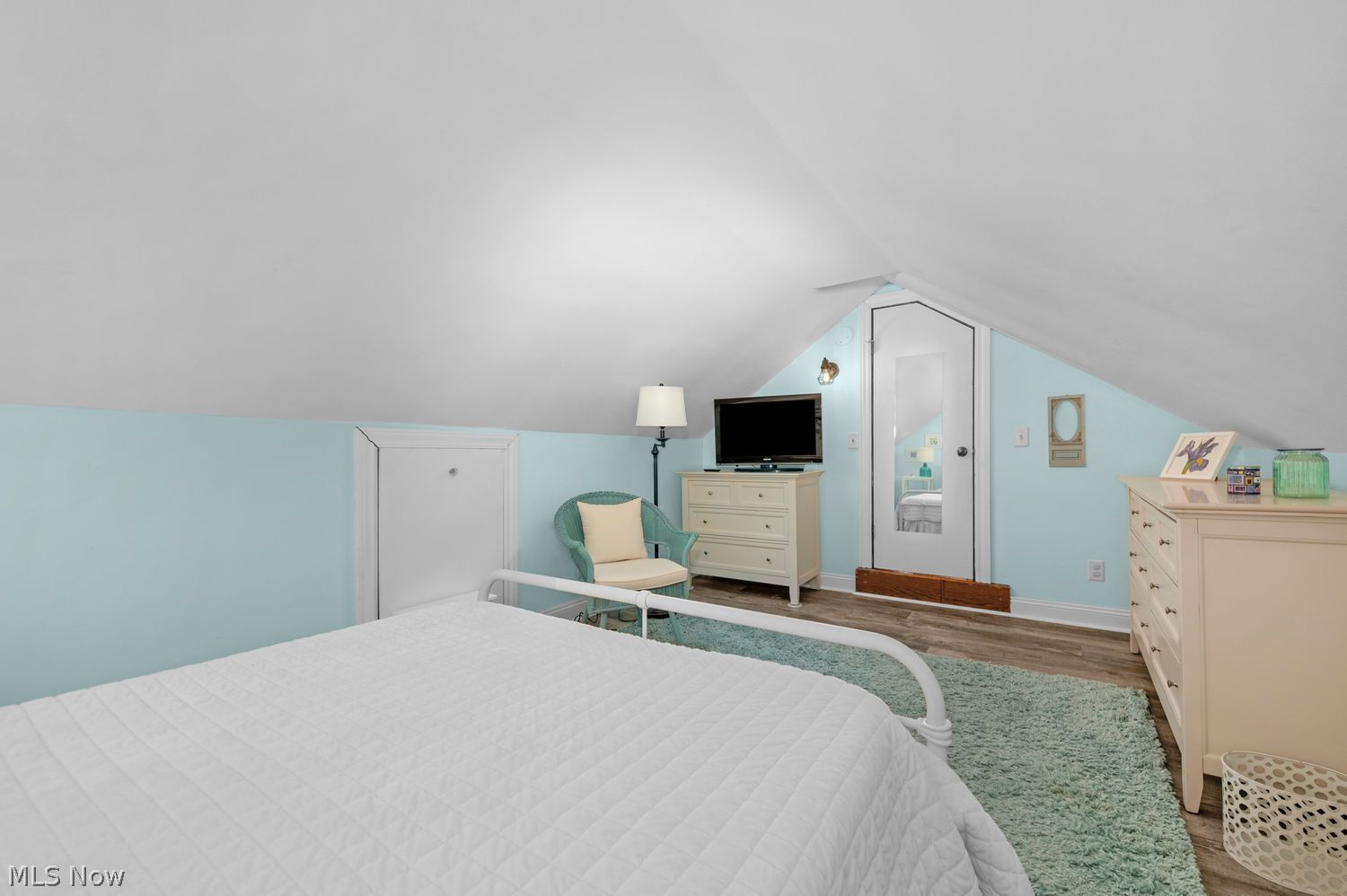 603 Bassett Road Bay Village OH 44140