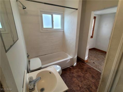 11808 Jesse Avenue Cleveland OH 44105