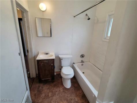 11808 Jesse Avenue Cleveland OH 44105