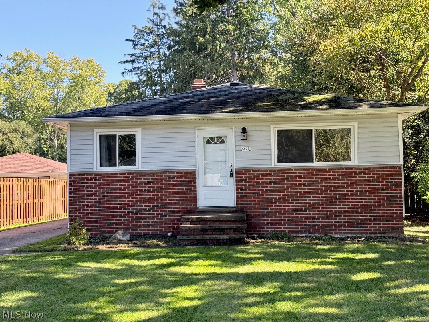 5527 Whitehaven Avenue North Olmsted OH 44070