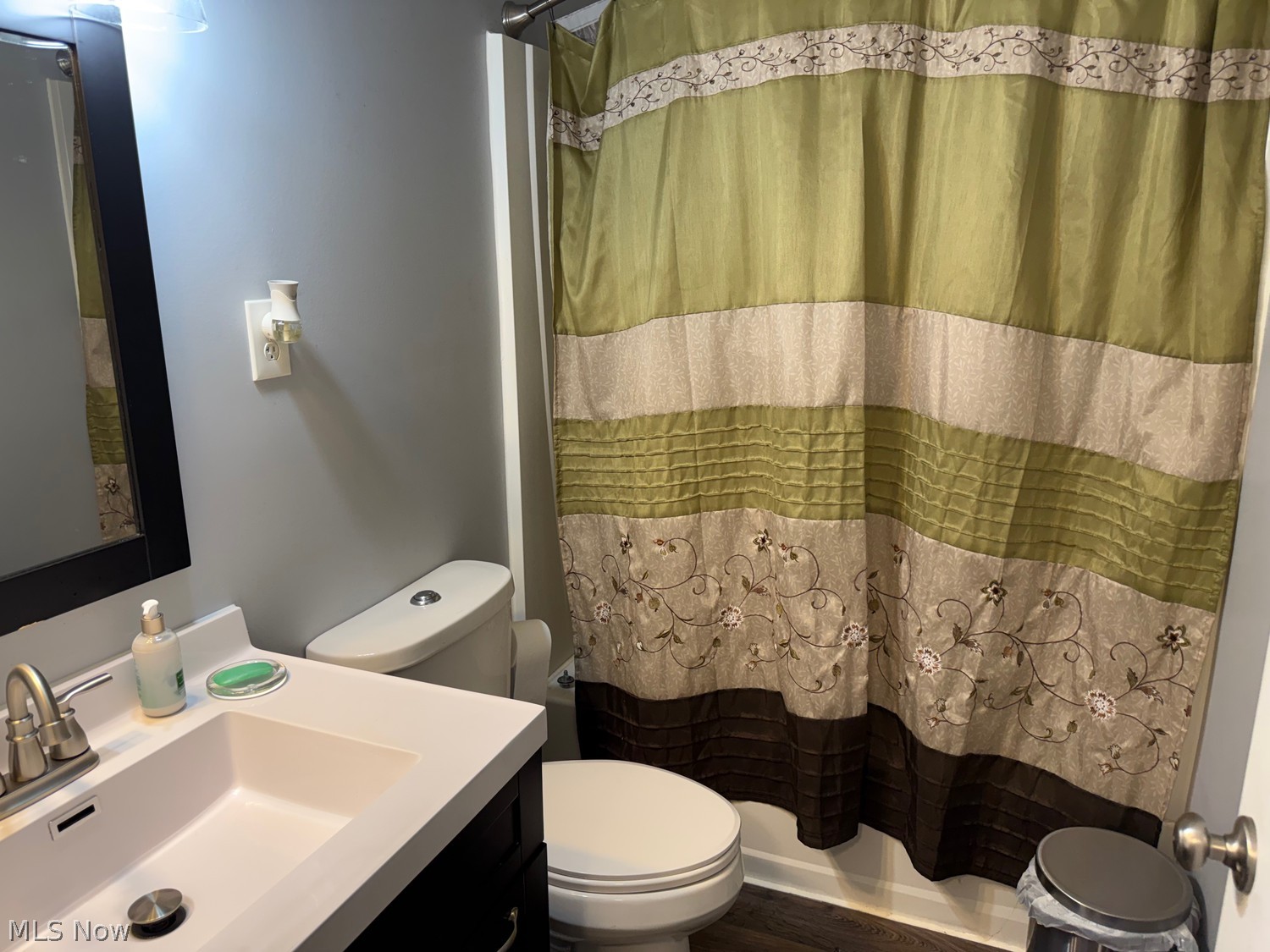 5527 Whitehaven Avenue North Olmsted OH 44070