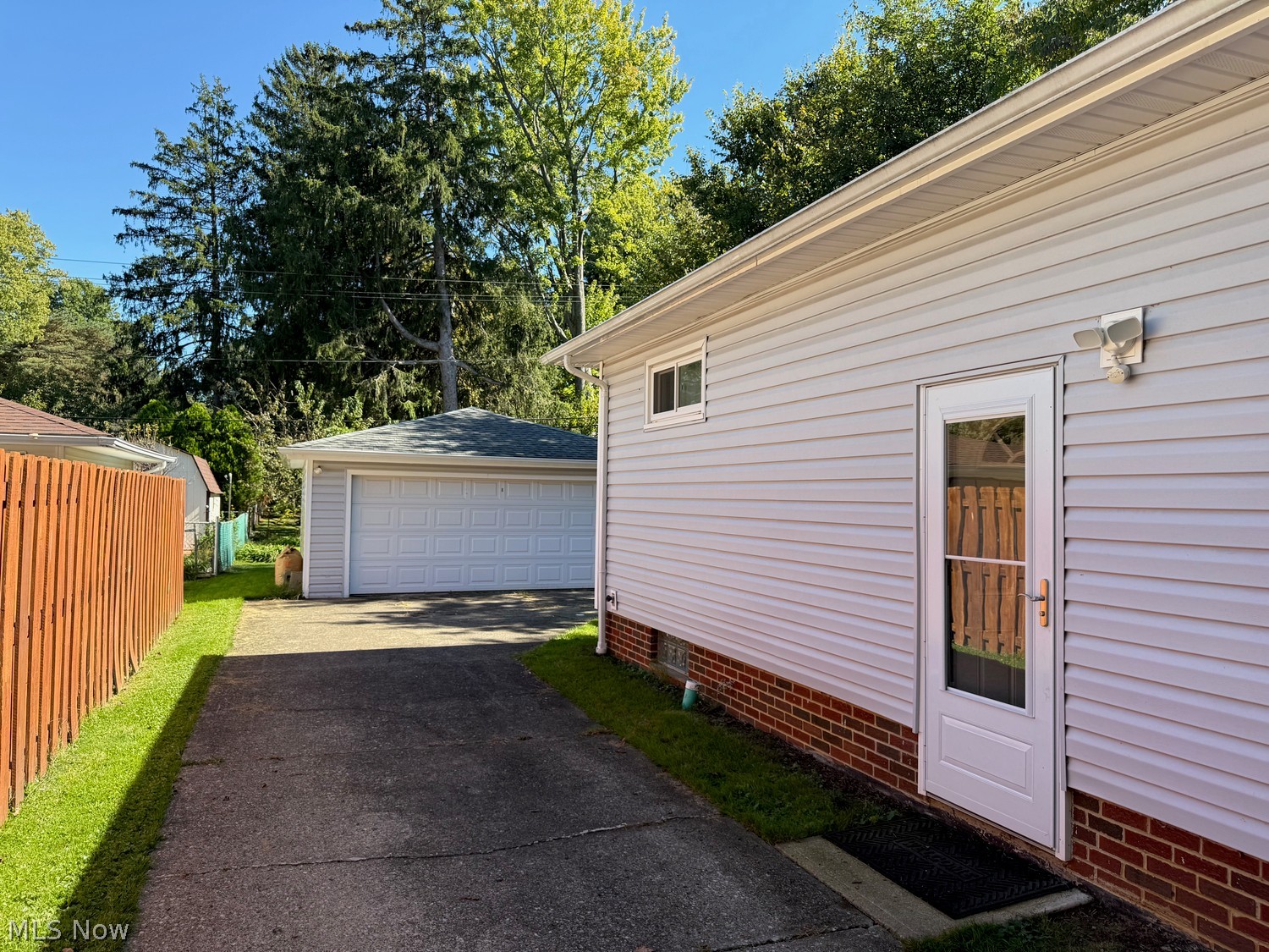 5527 Whitehaven Avenue North Olmsted OH 44070