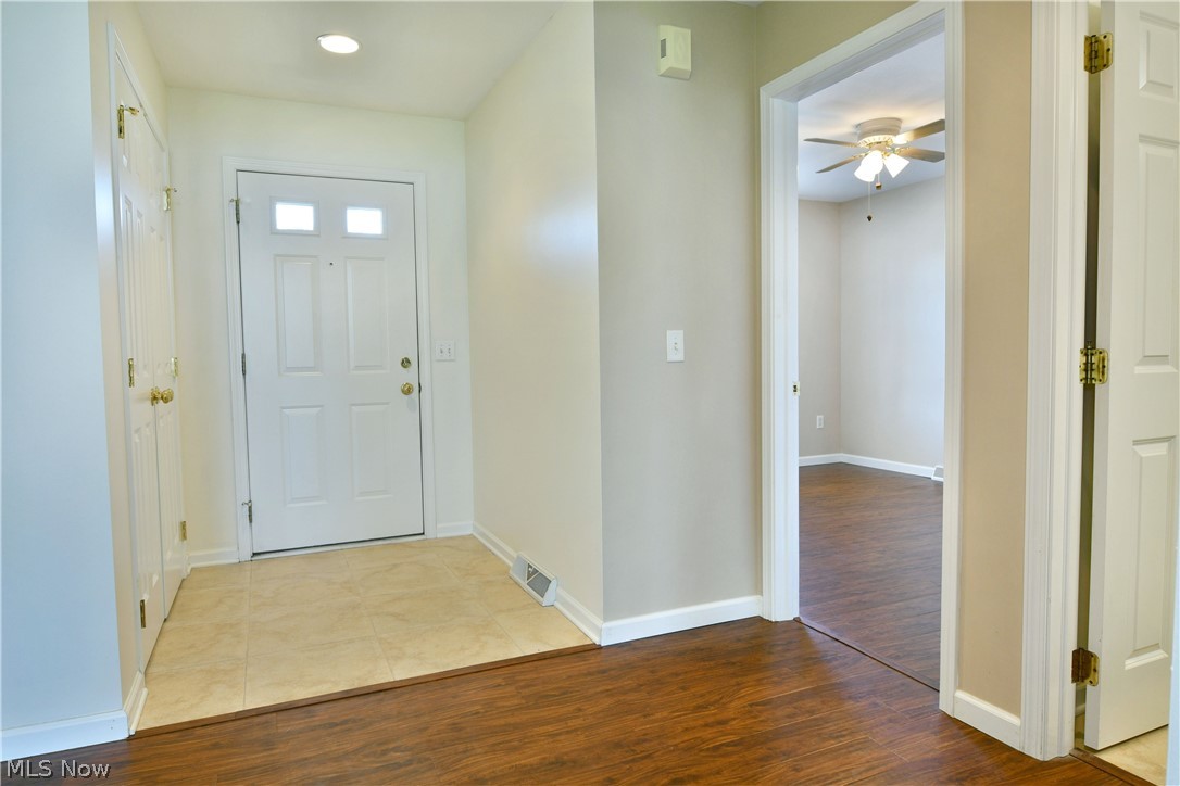 11 Danbury Court NW Warren OH 44481