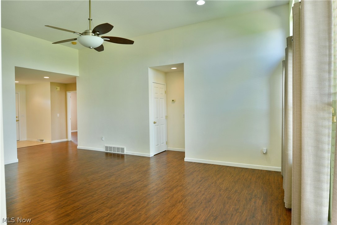 11 Danbury Court NW Warren OH 44481
