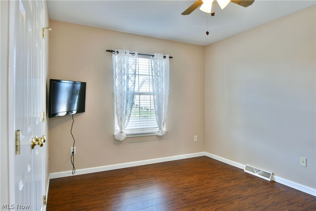 11 Danbury Court NW Warren OH 44481