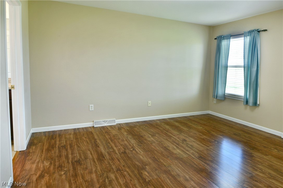 11 Danbury Court NW Warren OH 44481