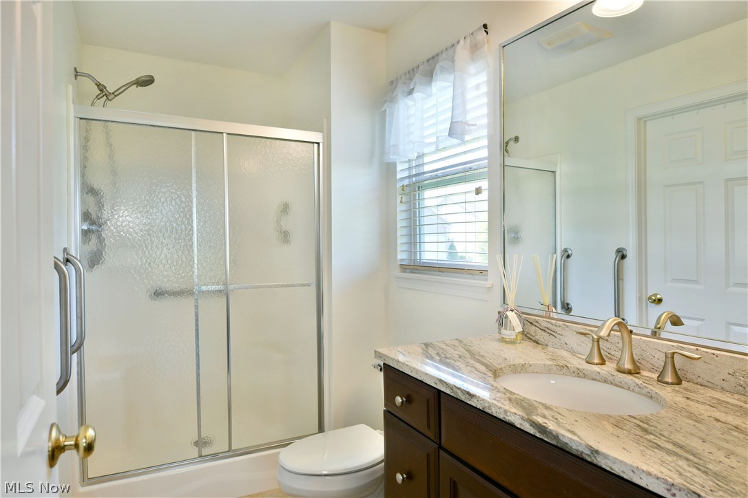 11 Danbury Court NW Warren OH 44481