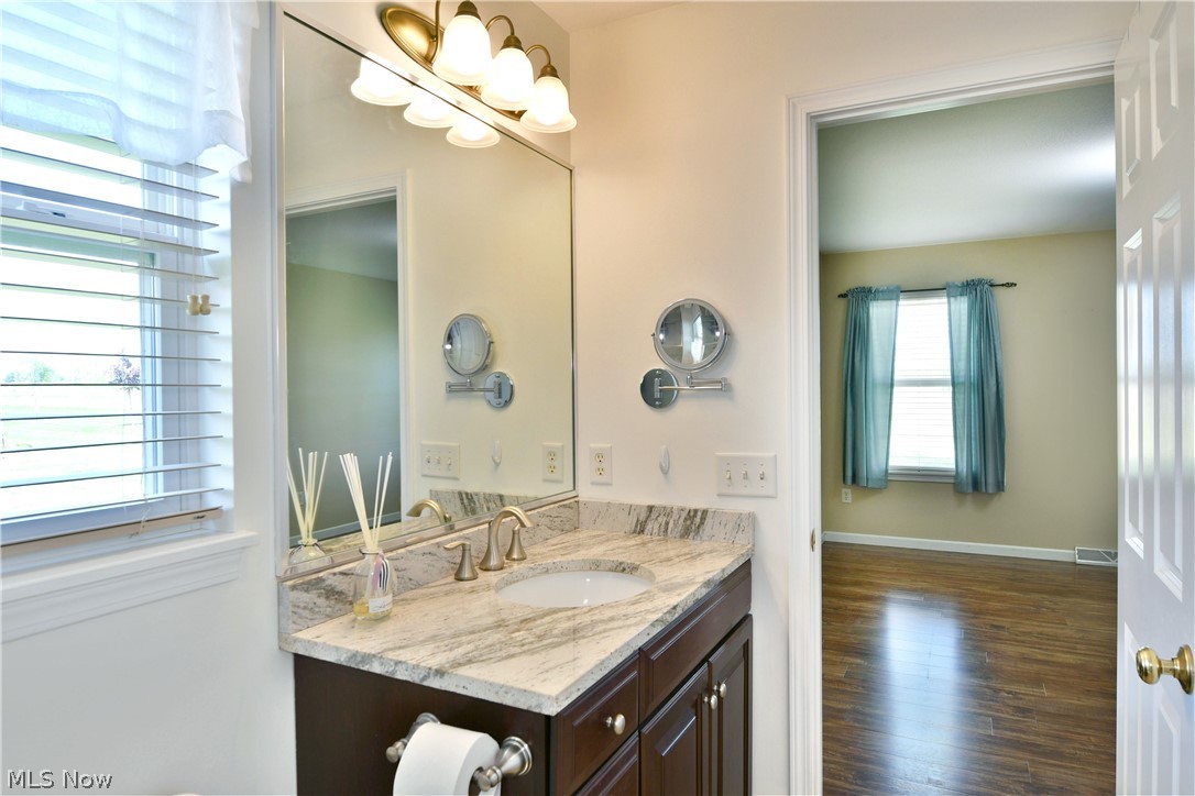 11 Danbury Court NW Warren OH 44481