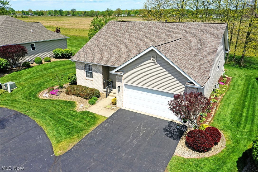 11 Danbury Court NW Warren OH 44481