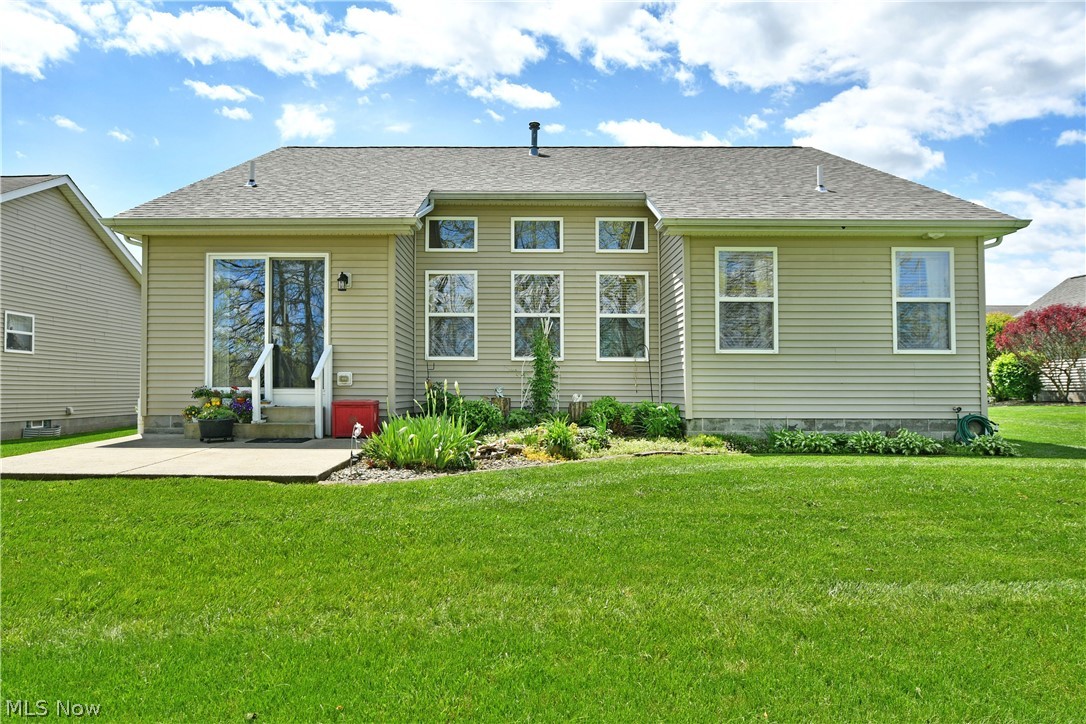 11 Danbury Court NW Warren OH 44481