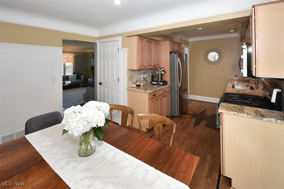 24411 E Oakland Bay Village OH 44140