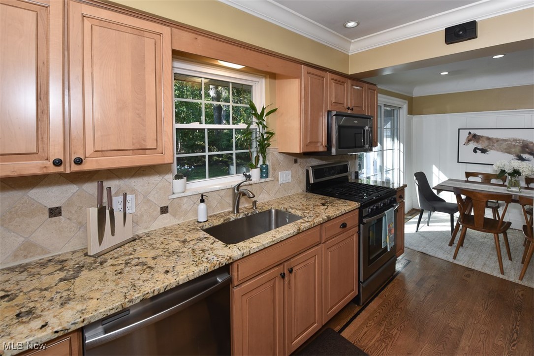 24411 E Oakland Bay Village OH 44140