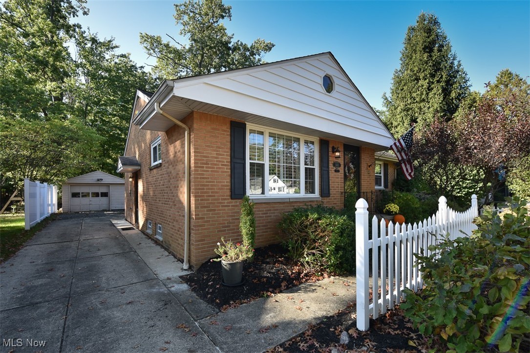 24411 E Oakland Bay Village OH 44140