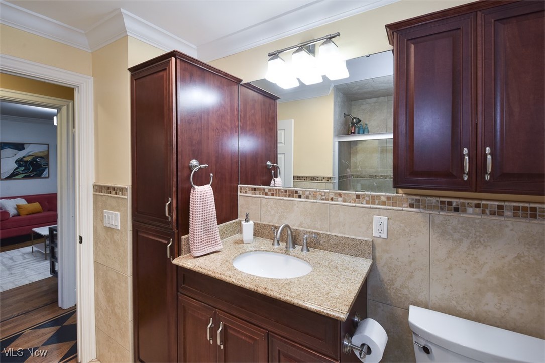 24411 E Oakland Bay Village OH 44140