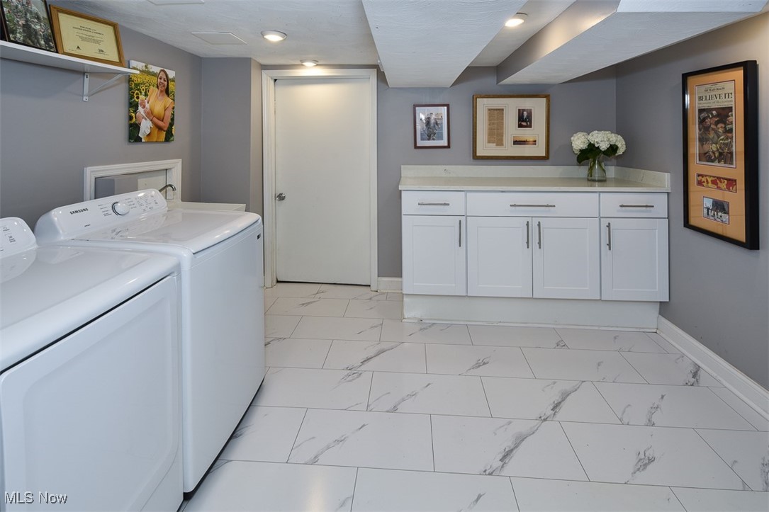 24411 E Oakland Bay Village OH 44140