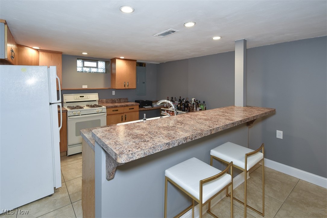 24411 E Oakland Bay Village OH 44140