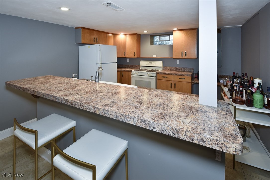 24411 E Oakland Bay Village OH 44140